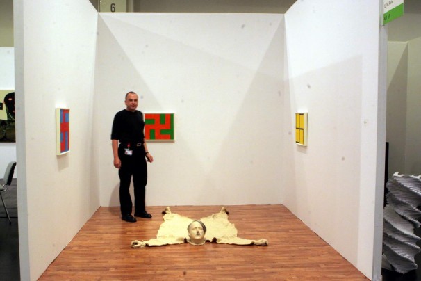 102The Nazi Hunter's Room_2007_installation_2