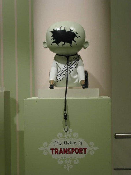 111The victim of TRANSPORT_2004_Mixed Media_hight 35cm