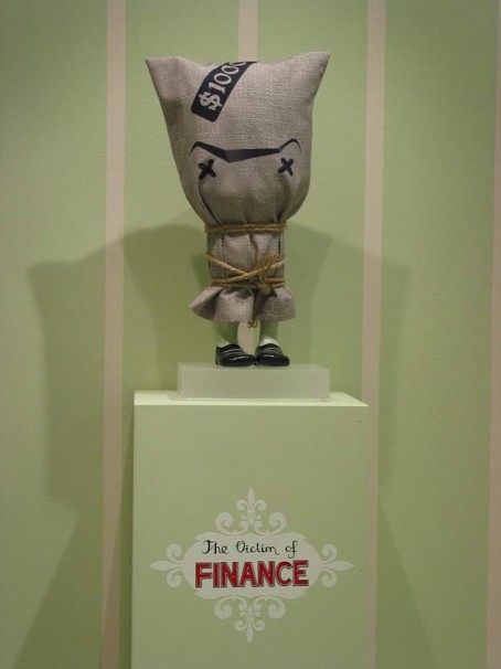 120The victim of FINANCE_2004_Mixed Media_hight 48cm