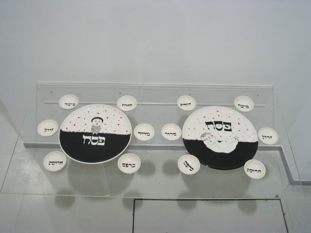 123PASSOVER PLATE_2002_ceramics_diameter 30cm