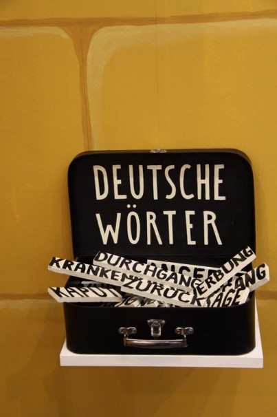 209Deutsche Worter_2009_Mixed Media_22x32x25 cm
