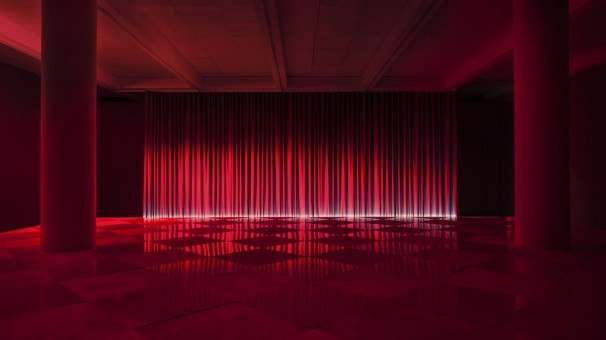 057Neither Day Nor Night_2013_Wood, Formica, Reflective Fabric, Lights_5 minutes