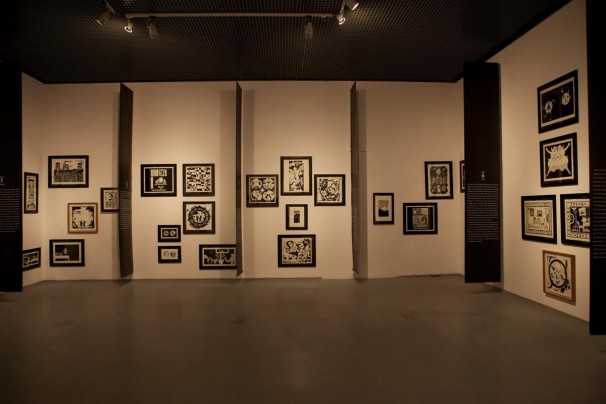 114The Dynamic Dead Roee Rosen_Installation view_Ujazdowski Castle, Warsaw, 2011 14