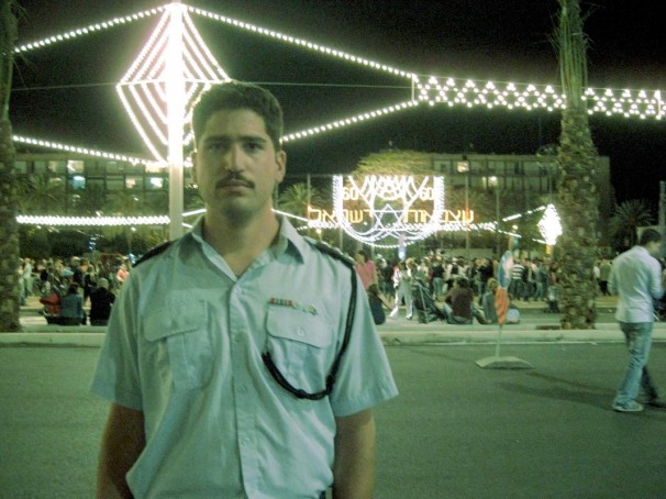117 Policeman_2008_video_12 min