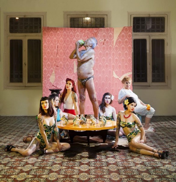 118License to Survive_2013_color print_60x60 cm
