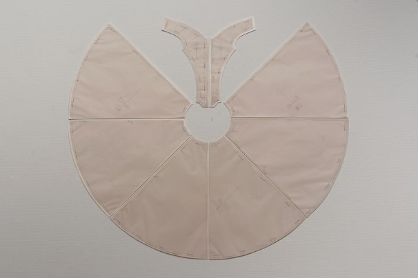 123Dress Twirl_2016_mixed media wall installation_182x63 cm